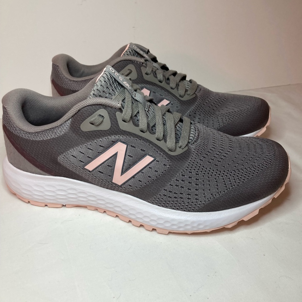 New Balance 520 Wome’s size 8